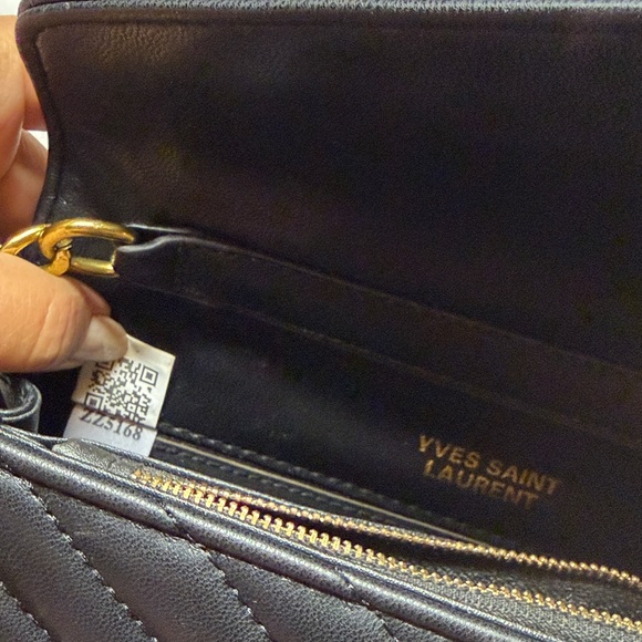 Black Quilted Clutch with heavy Gold Chain - Picture 4 of 9